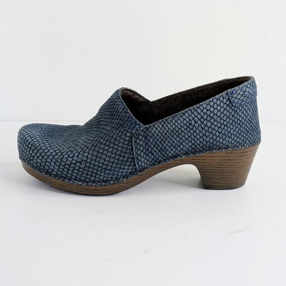 Dansko Clogs Mavis EU 38 Blue Embossed Snake Nubuck Leather Slip On Round Toe - Picture 1 of 15